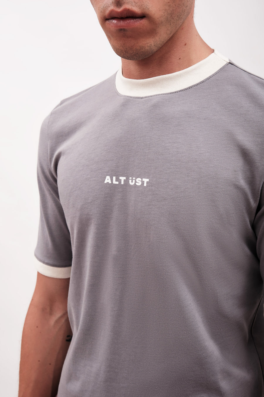 CONTRAST RIBBED T-SHIRT - GREY & CREAM