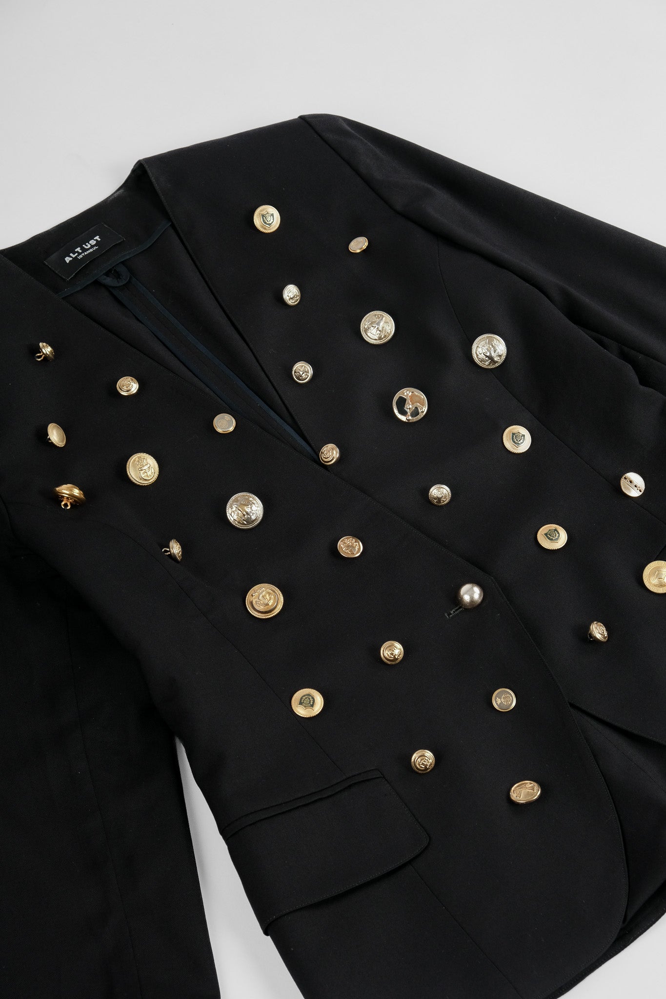 BUTTONED BLAZER - ONE OF ONE - S