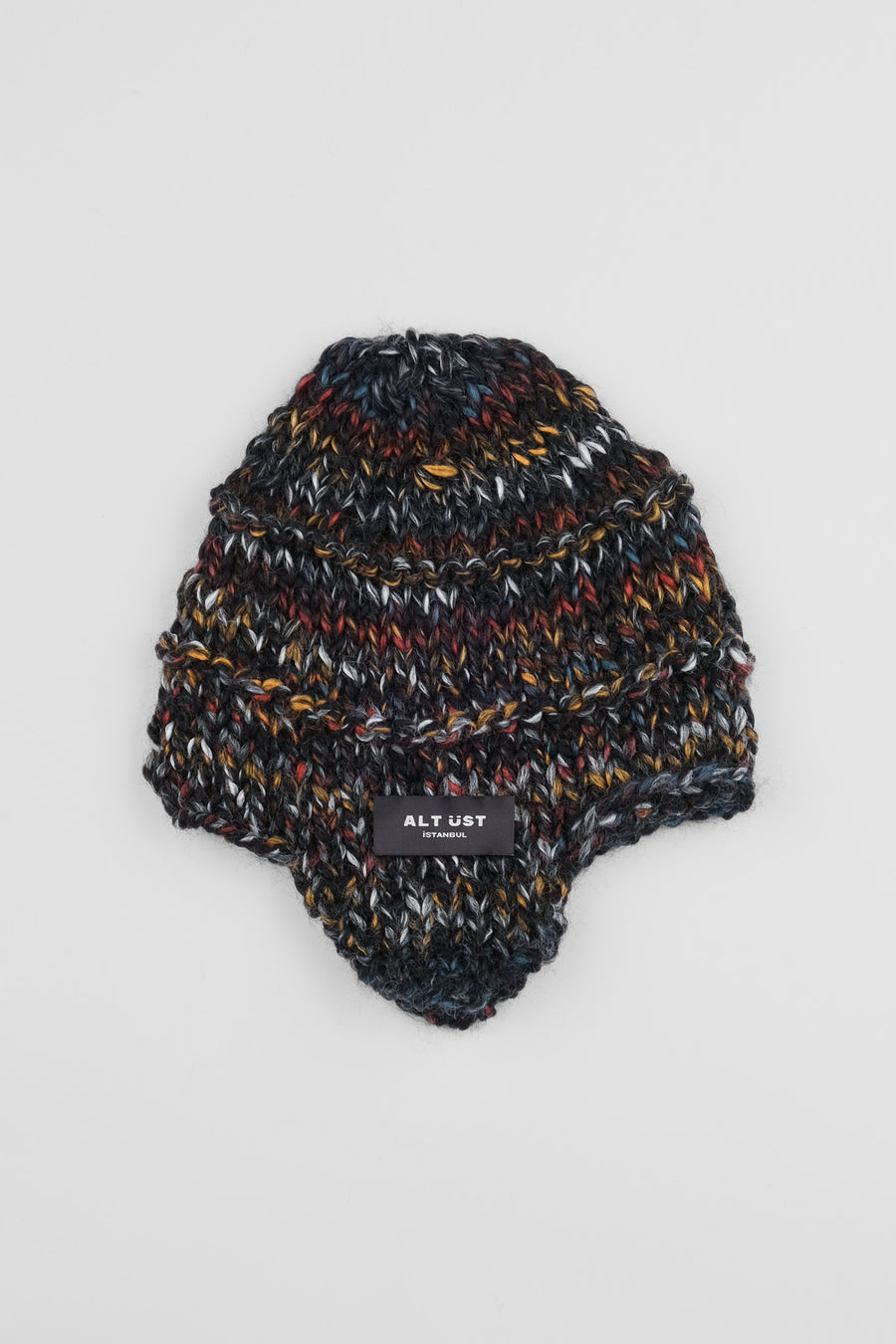 EL ÖRGÜSÜ KULAKLIKLI BERE – SİYAH