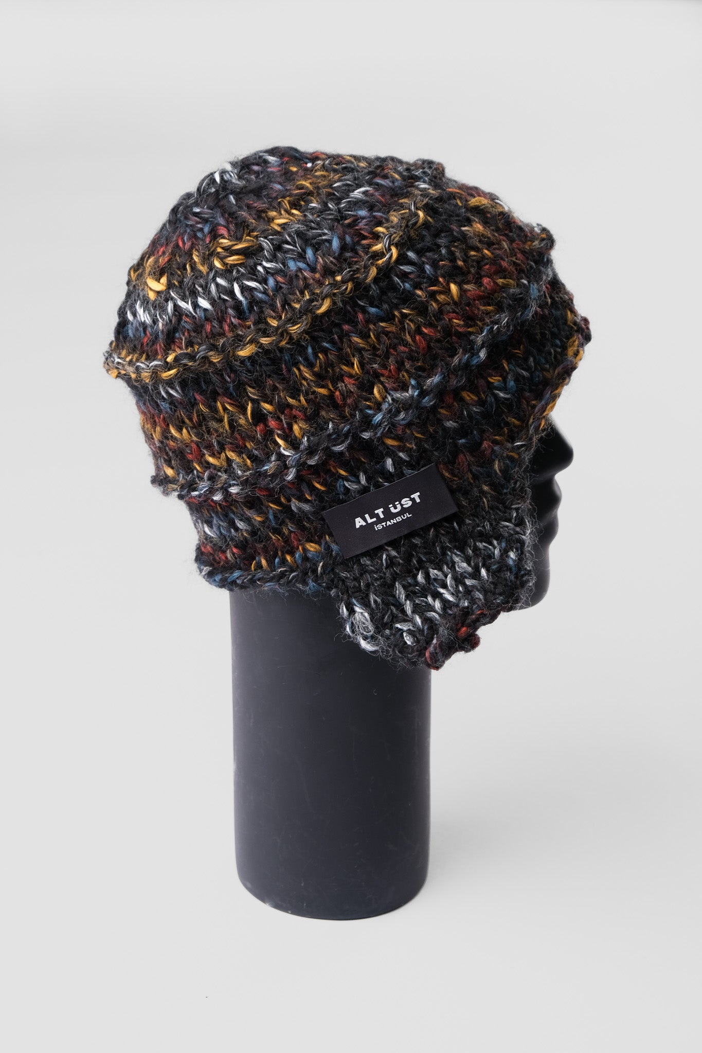 HAND-KNIT EAR FLAP BERET - BLACK
