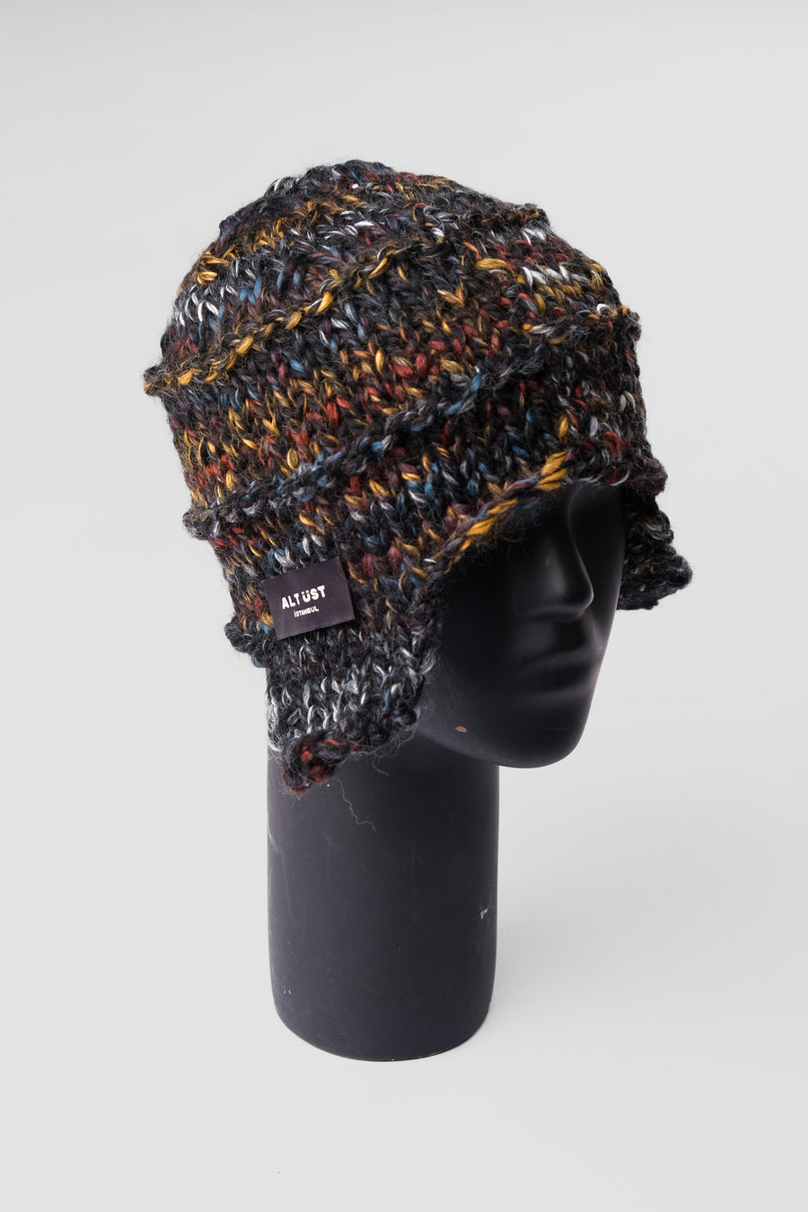 EL ÖRGÜSÜ KULAKLIKLI BERE – SİYAH